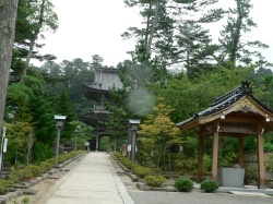総持寺祖院入り口