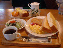 ���[�j���O